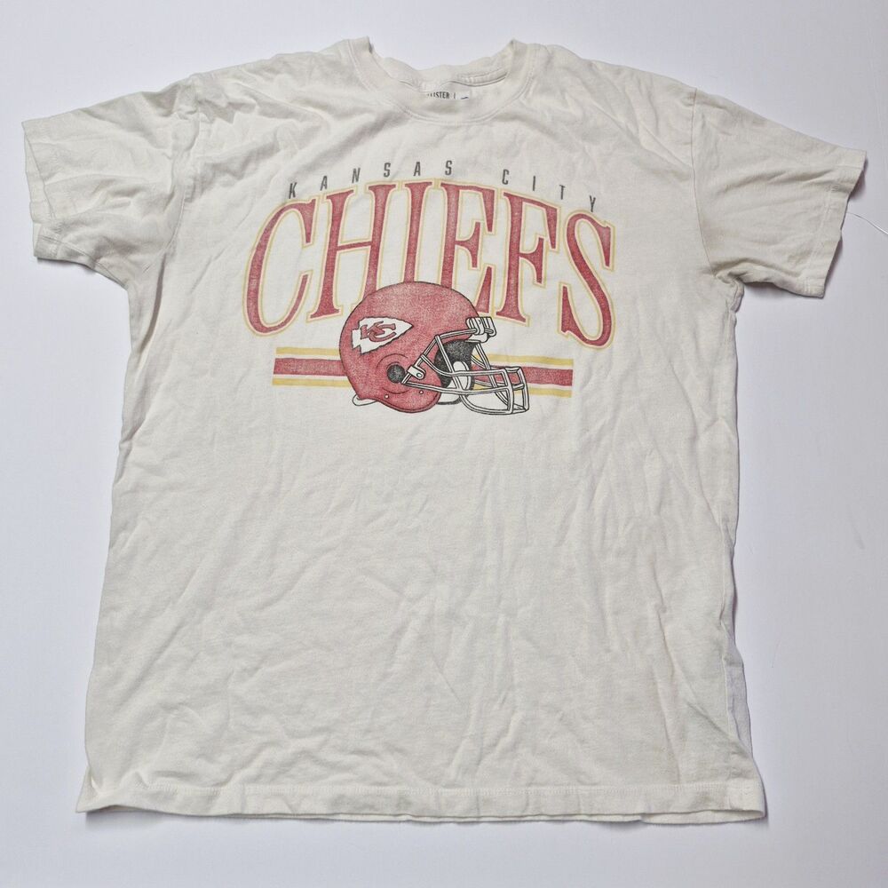Hollister NFL Kansas City Chiefs T Shirt Mens Small Cream Distressed Helmet Tee